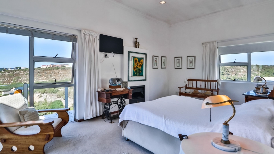 5 Bedroom Property for Sale in Stilbaai Wes Western Cape